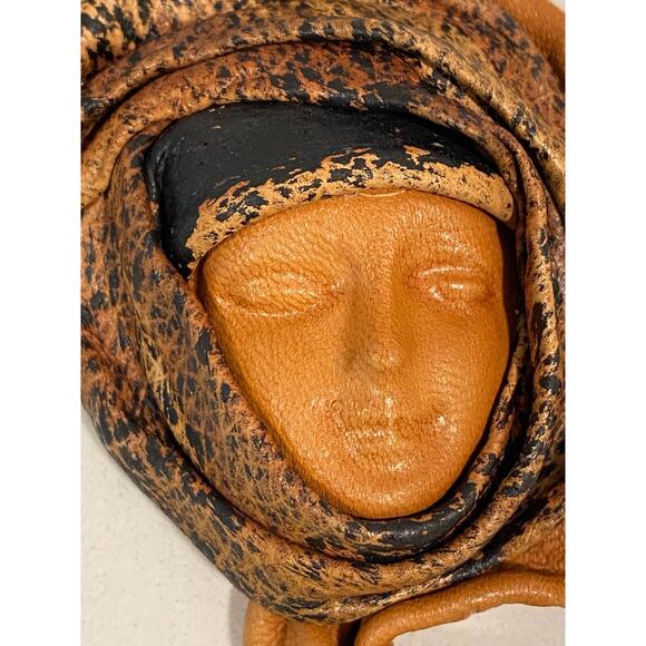 VTG Art to Wear Brooch Mexican Hand tooled Soft Leather Profile,Face, Pin,Ethnic - Picture 4 of 7